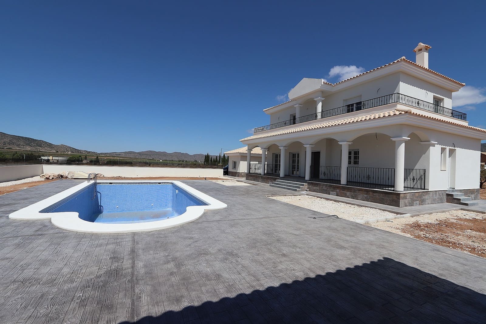4 bedroom Villa for sale in Pinoso with pool - € 449,000 (Ref: 8025089)