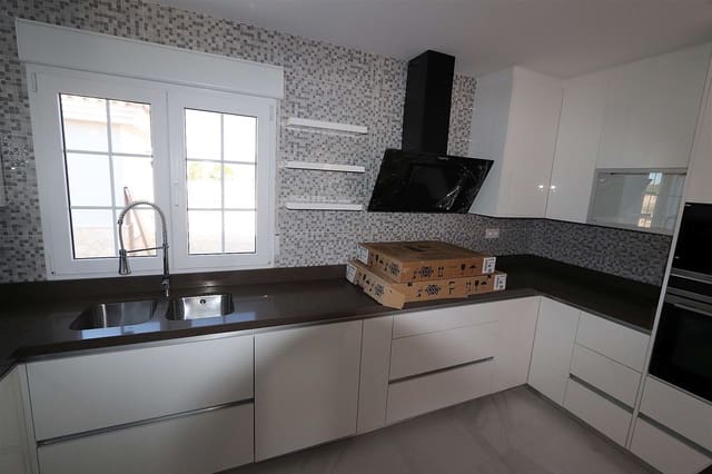 4 quarto Moradia para venda em Pinoso com piscina - 505 000 € (Ref: 8025092)