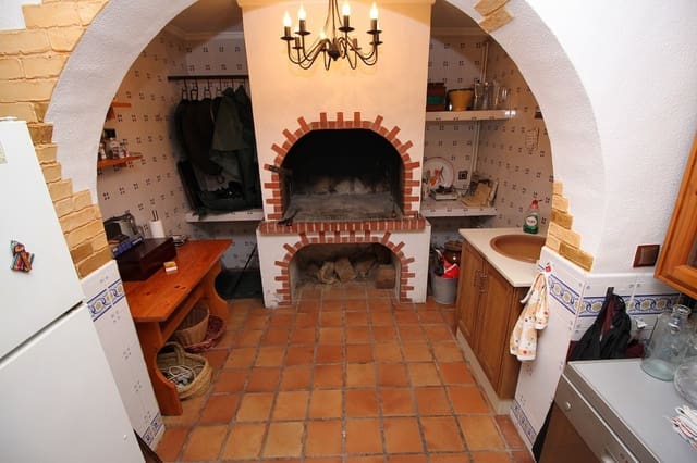 4 bedroom Villa for sale in Monóvar / Monóver with pool - € 499,995 (Ref: 8025101)