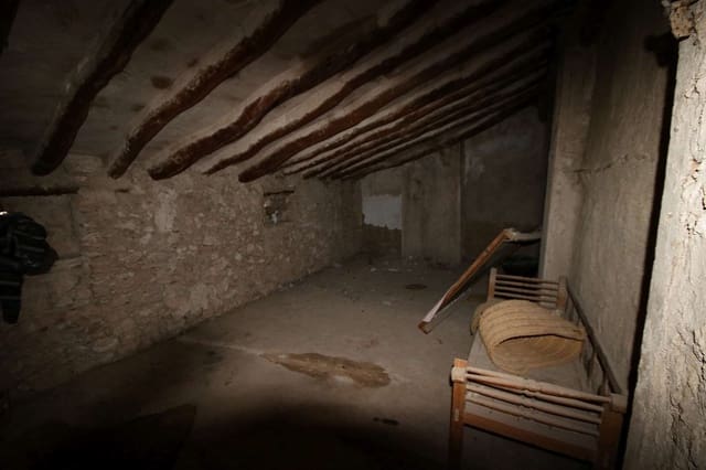 4 makuuhuone Omakotitalo myytävänä paikassa Raspay, Yecla mukana uima-altaan - 44 995 € (Ref: 8025102)