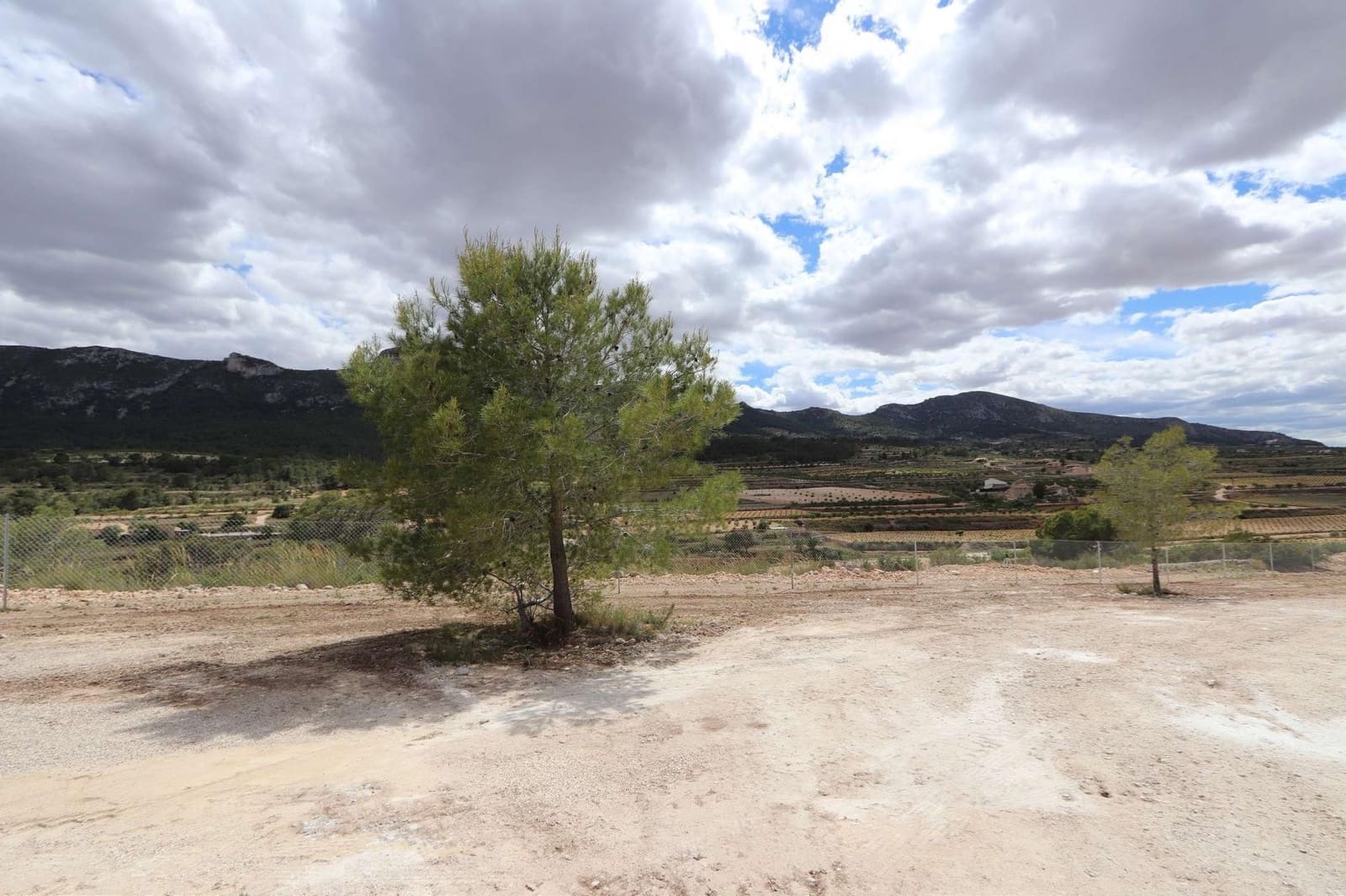 Chalet de 4 habitaciones en Aspe en venta con piscina - 310.924 € (Ref: 8025118)