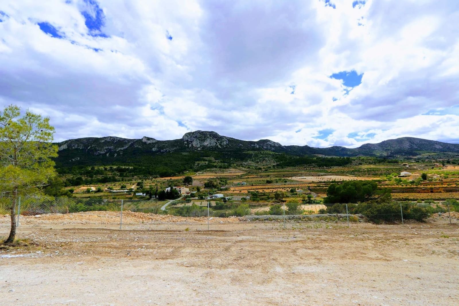 Chalet de 4 habitaciones en Aspe en venta con piscina - 310.924 € (Ref: 8025118)