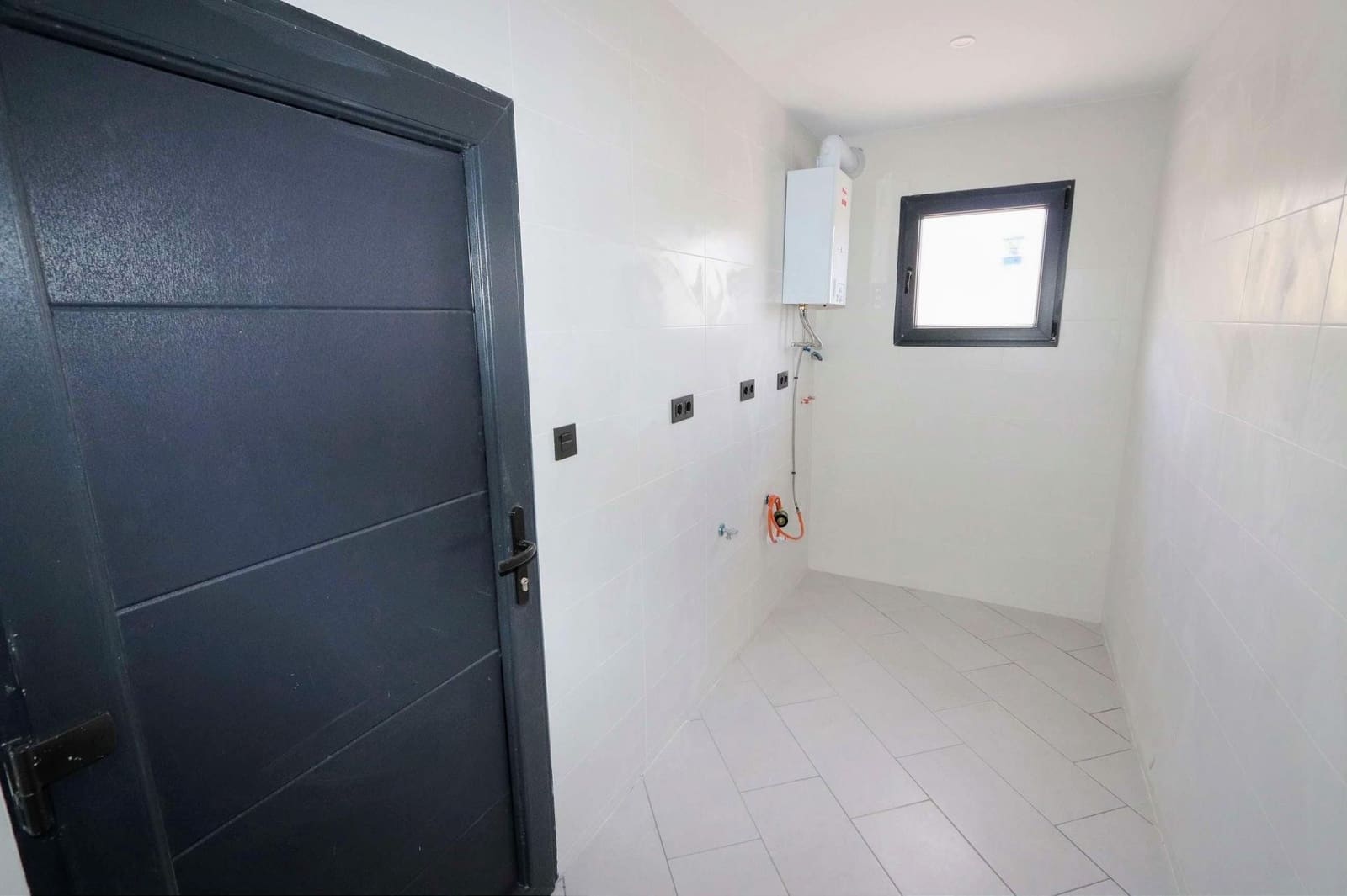 4 bedroom Villa for sale in Aspe with pool - € 310,924 (Ref: 8025118)