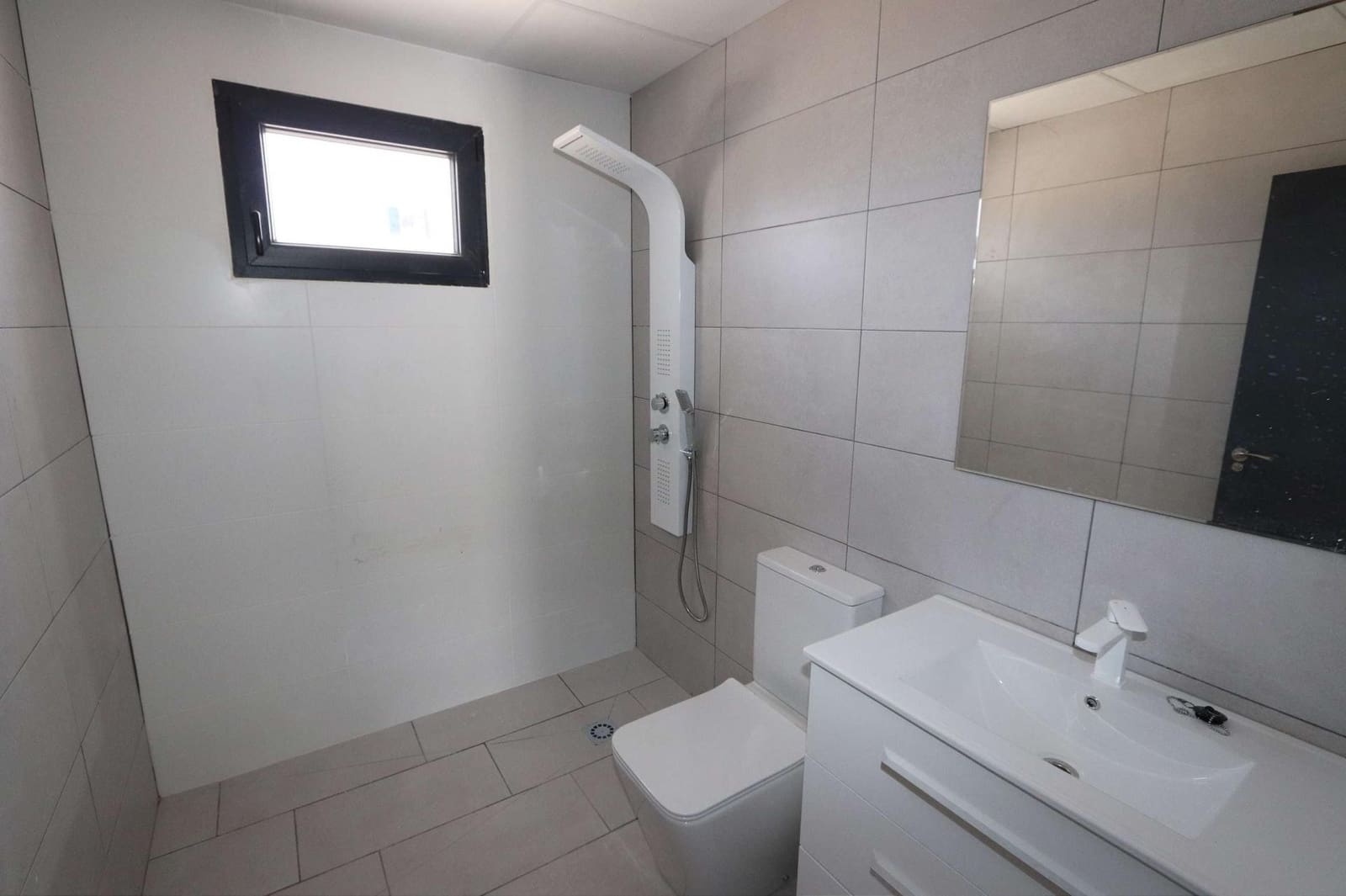 4 bedroom Villa for sale in Aspe with pool - € 310,924 (Ref: 8025118)