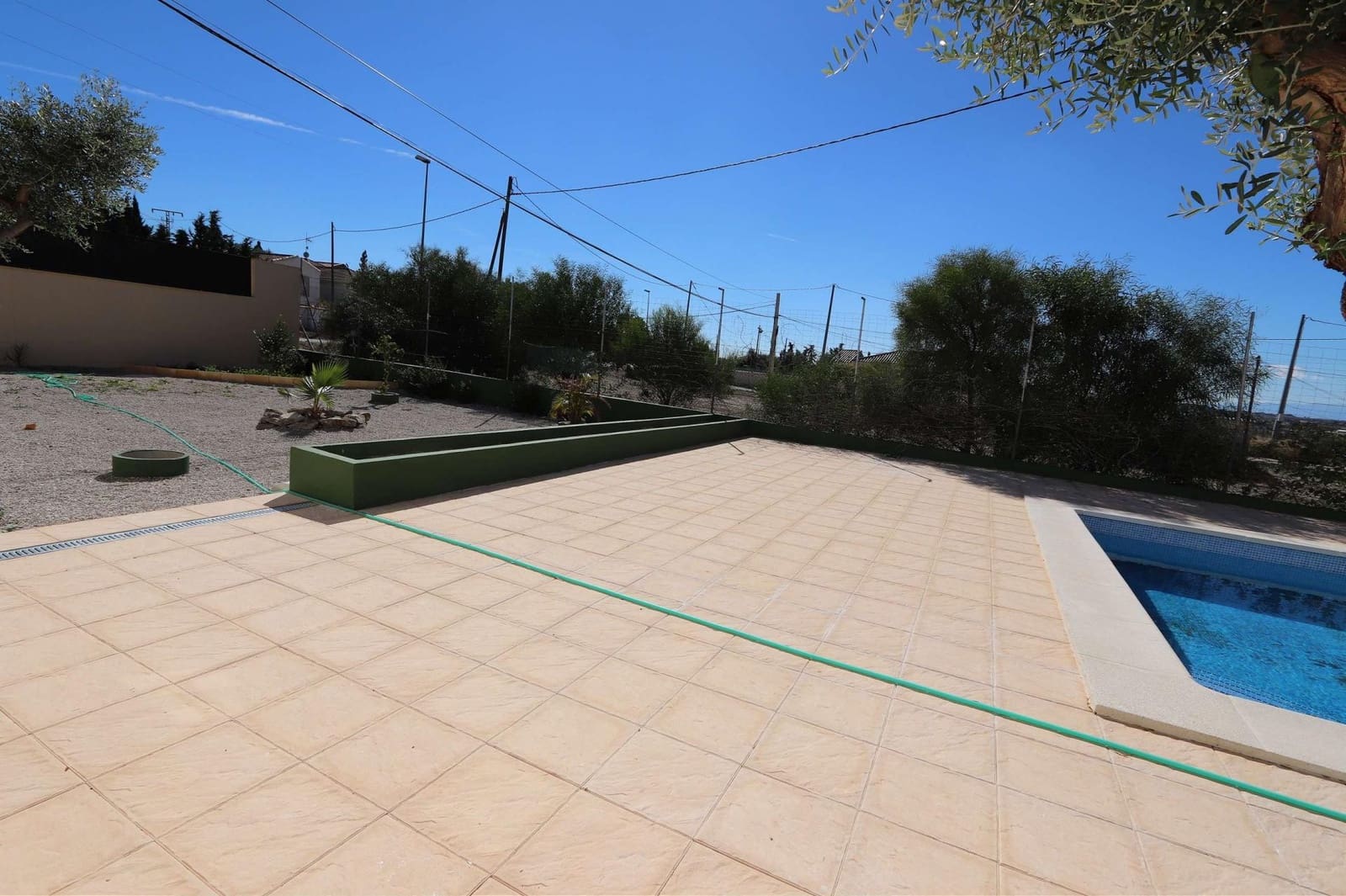 11 bedroom Commercial for sale in Fortuna with pool - € 338,995 (Ref: 8025122)