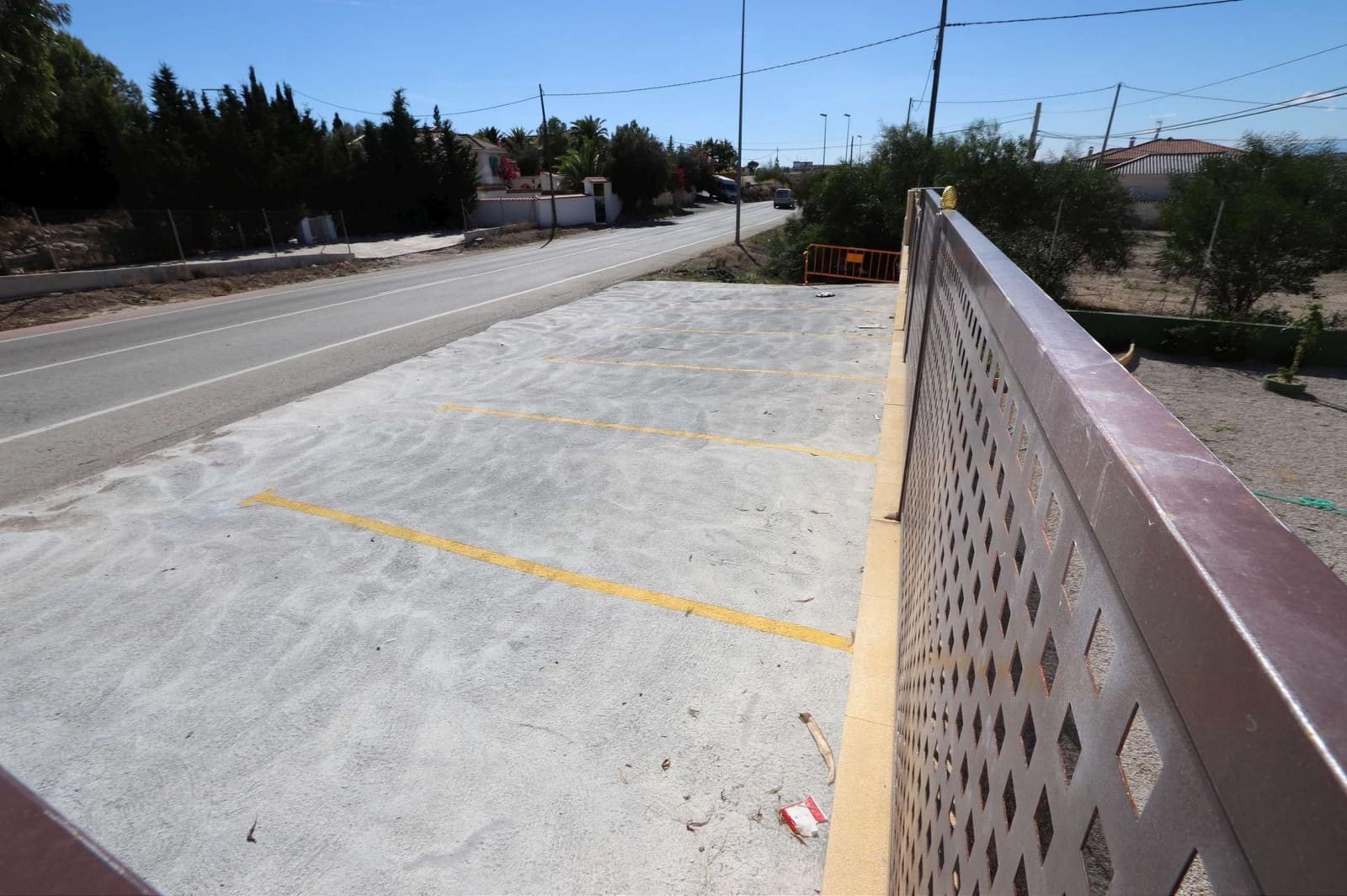 11 bedroom Commercial for sale in Fortuna with pool - € 338,995 (Ref: 8025122)