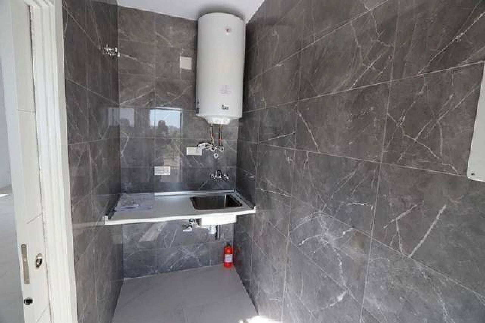 3 bedroom Villa for sale in Pinoso with pool - € 332,000 (Ref: 8025140)