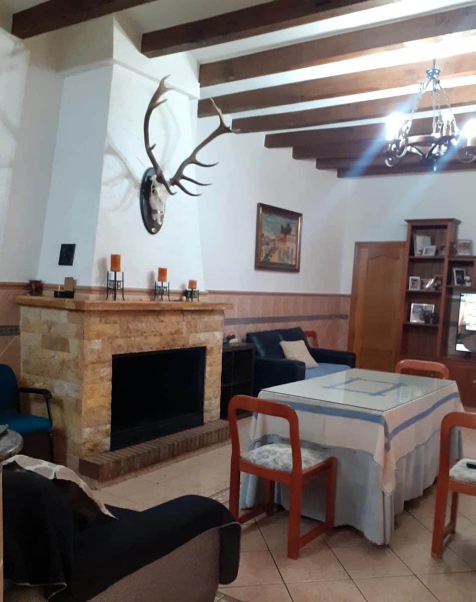 4 sypialnia Willa na sprzedaż w Sax - 450 000 € (Ref: 8194699)