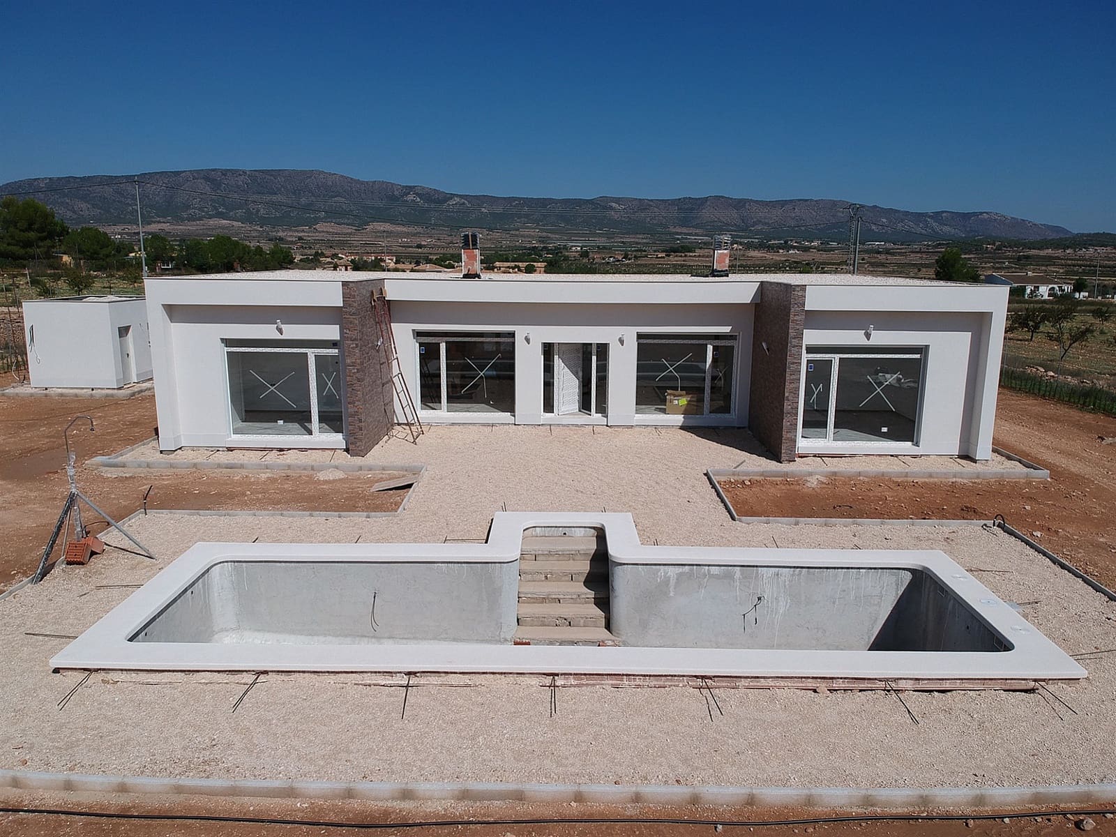 3 bedroom Villa for sale in Pinoso with pool - € 398,000 (Ref: 8212835)