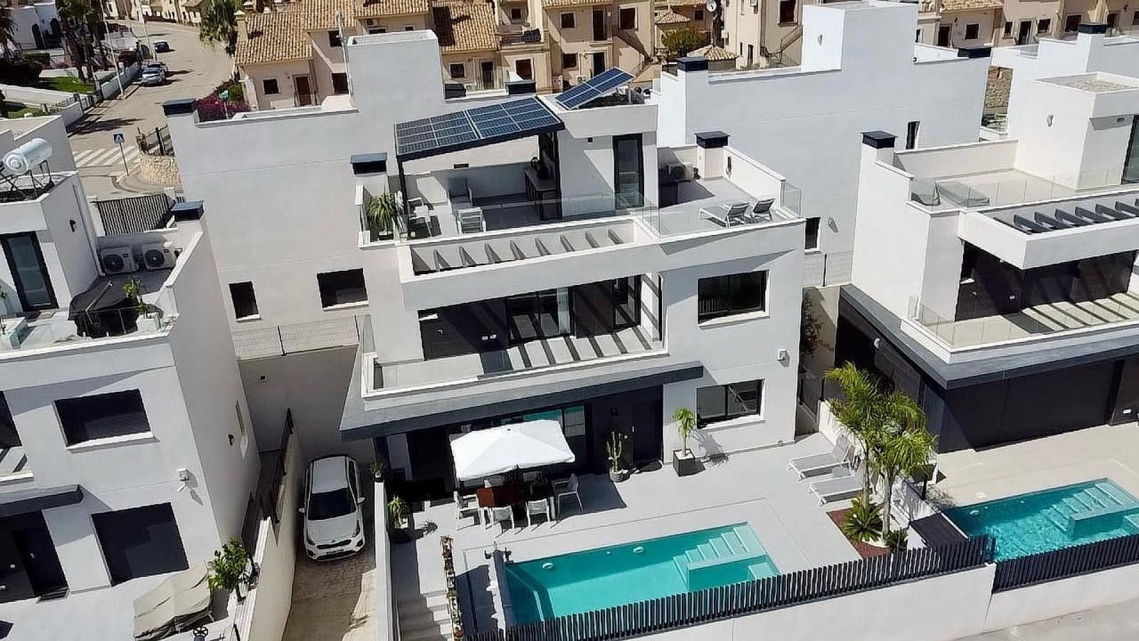 3 bedroom Villa for sale in Algorfa with pool - € 539,995 (Ref: 8428118)