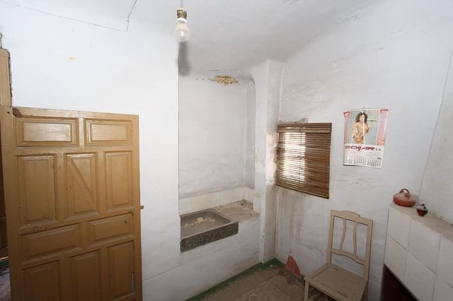 6 soverom Hus til salgs i Villena med svømmebasseng - € 80 000 (Ref: 8559033)