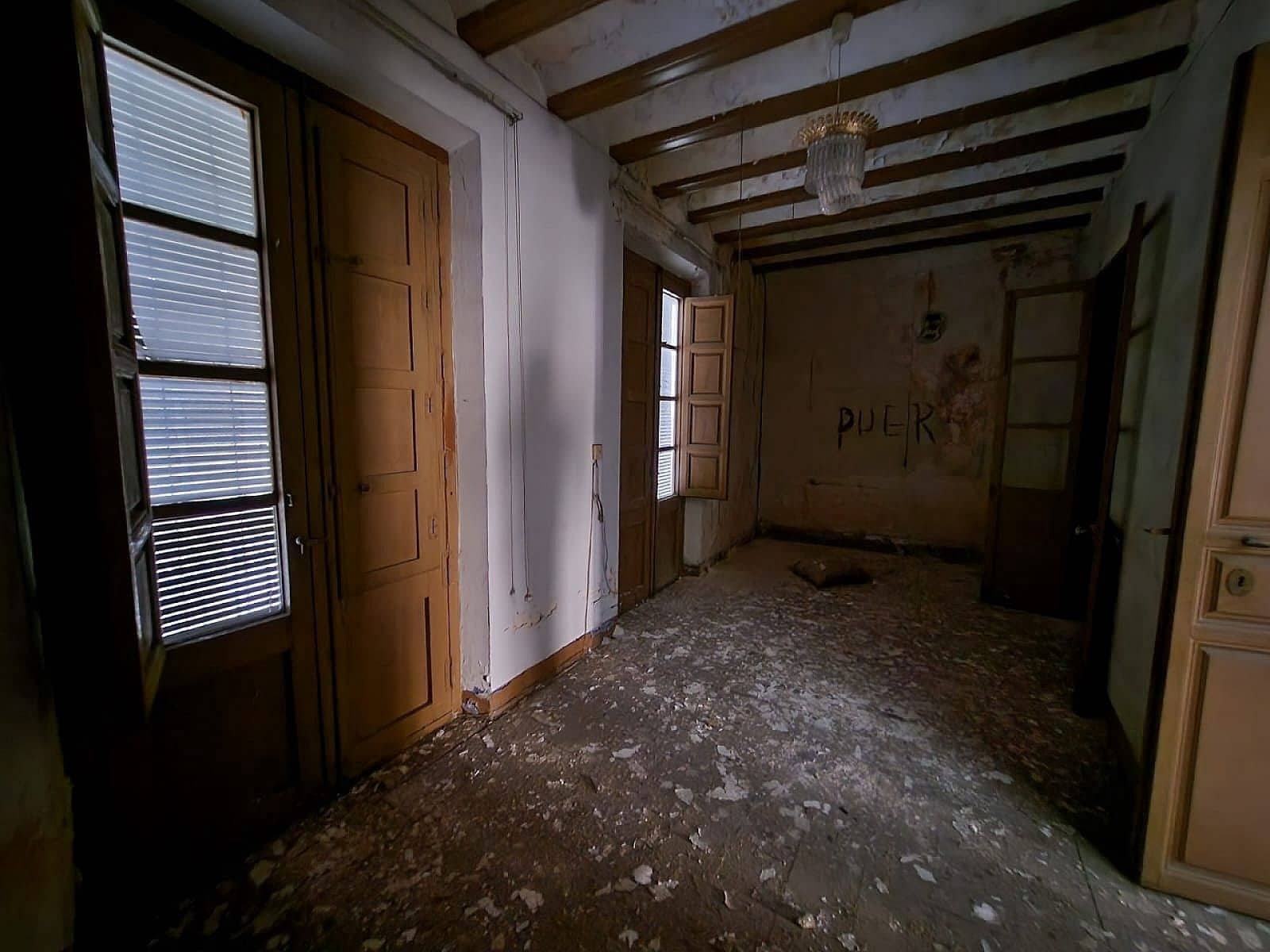 Hus til salgs i Villena med svømmebasseng - € 59 500 (Ref: 8655638)