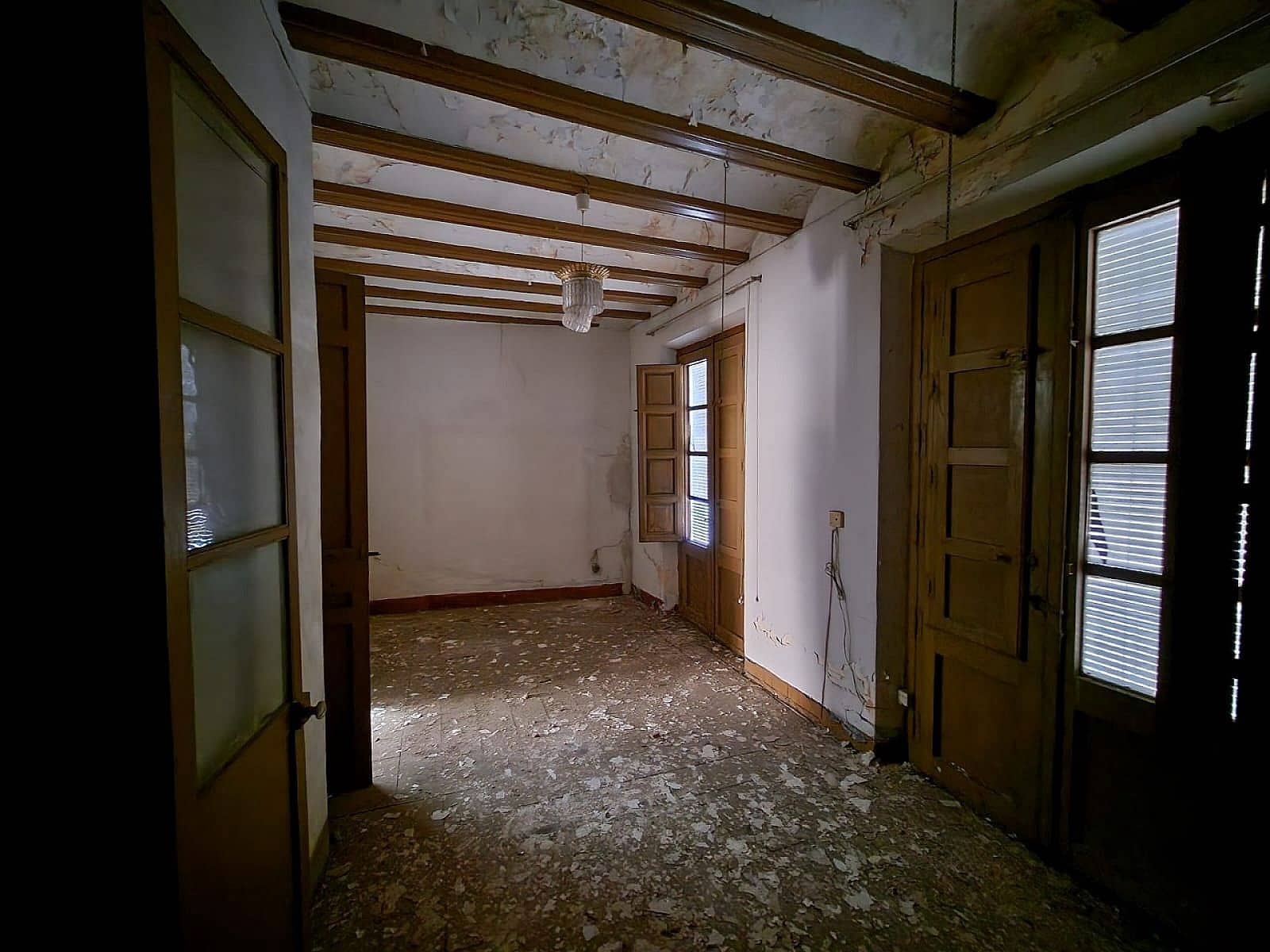 Hus til salgs i Villena med svømmebasseng - € 59 500 (Ref: 8655638)