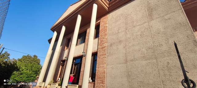 4 Zimmer Doppelhaus zu verkaufen in Caudete mit Pool - 360.500 € (Ref: 8666313)