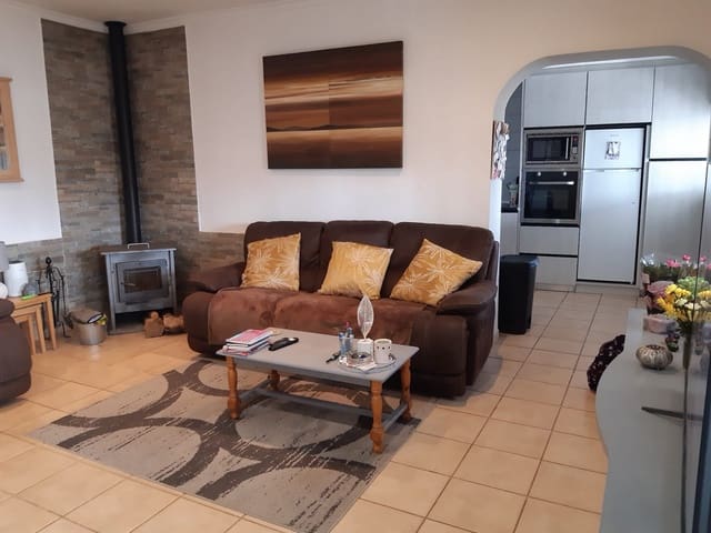 4 soveværelse Finca/Landehus til salg i Villena med swimmingpool - € 229.995 (Ref: 8820818)