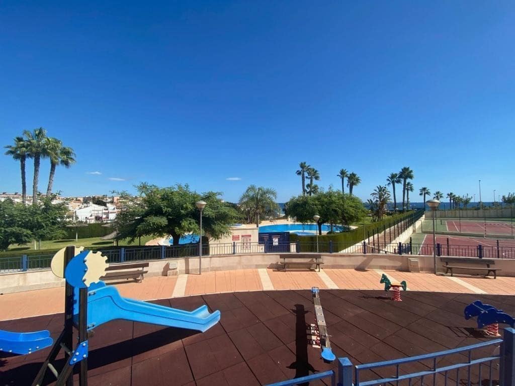 2 soveværelse Penthouse til salg i Pilar de la Horadada med swimmingpool - € 349.000 (Ref: 9165361)