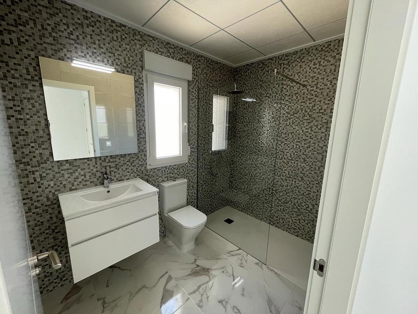 4 makuuhuone Huvila myytävänä paikassa Pinoso mukana uima-altaan - 611 000 € (Ref: 9203421)