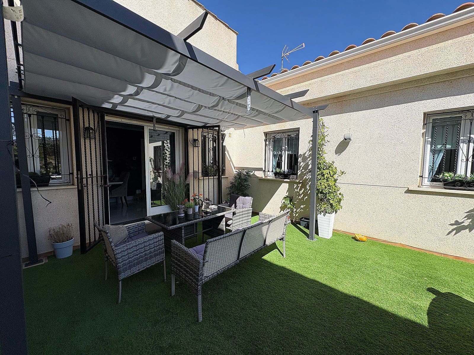 3 bedroom Villa for sale in Biar with pool - € 349,995 (Ref: 9296333)