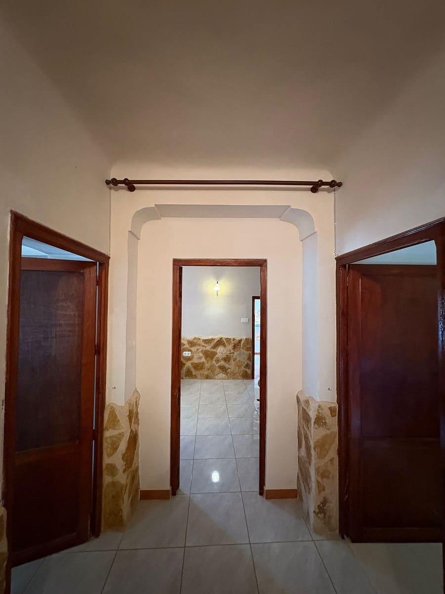 5 bedroom Semi-detached Villa for sale in Pinoso with pool - € 459,995 (Ref: 9319852)