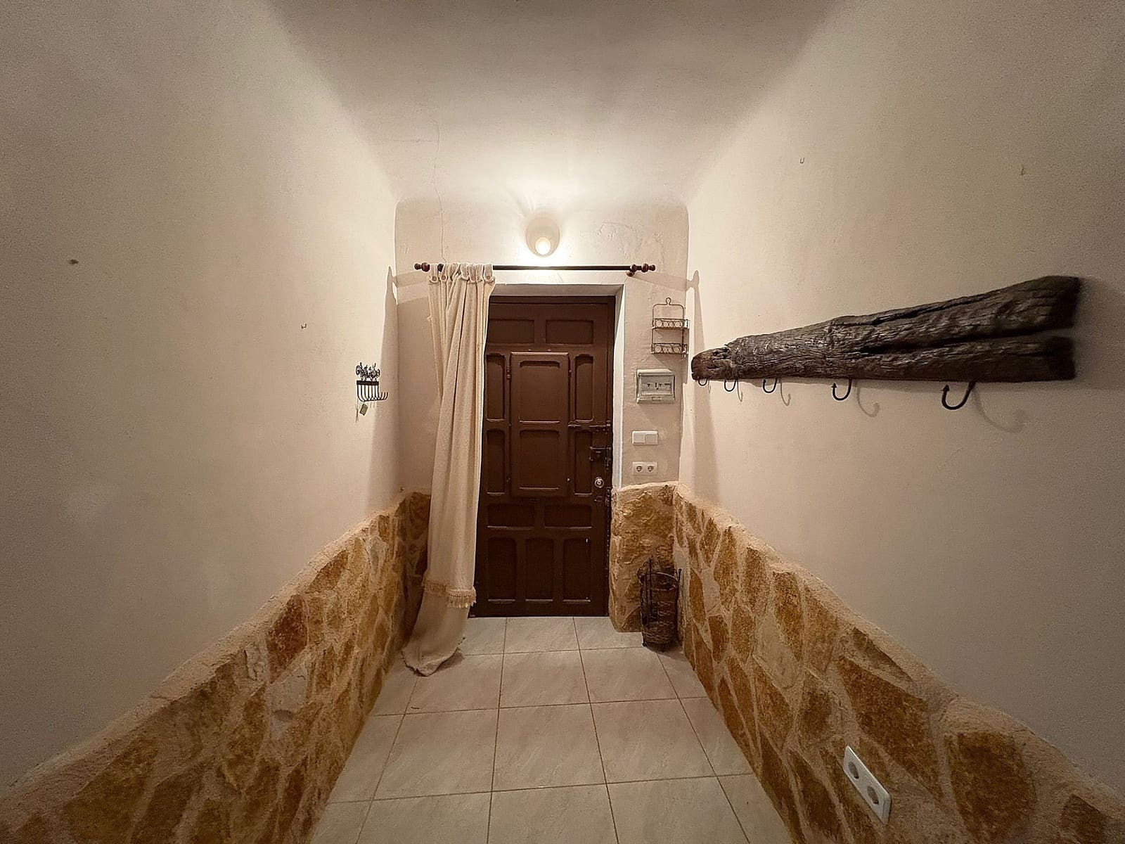 5 bedroom Semi-detached Villa for sale in Pinoso with pool - € 459,995 (Ref: 9319852)