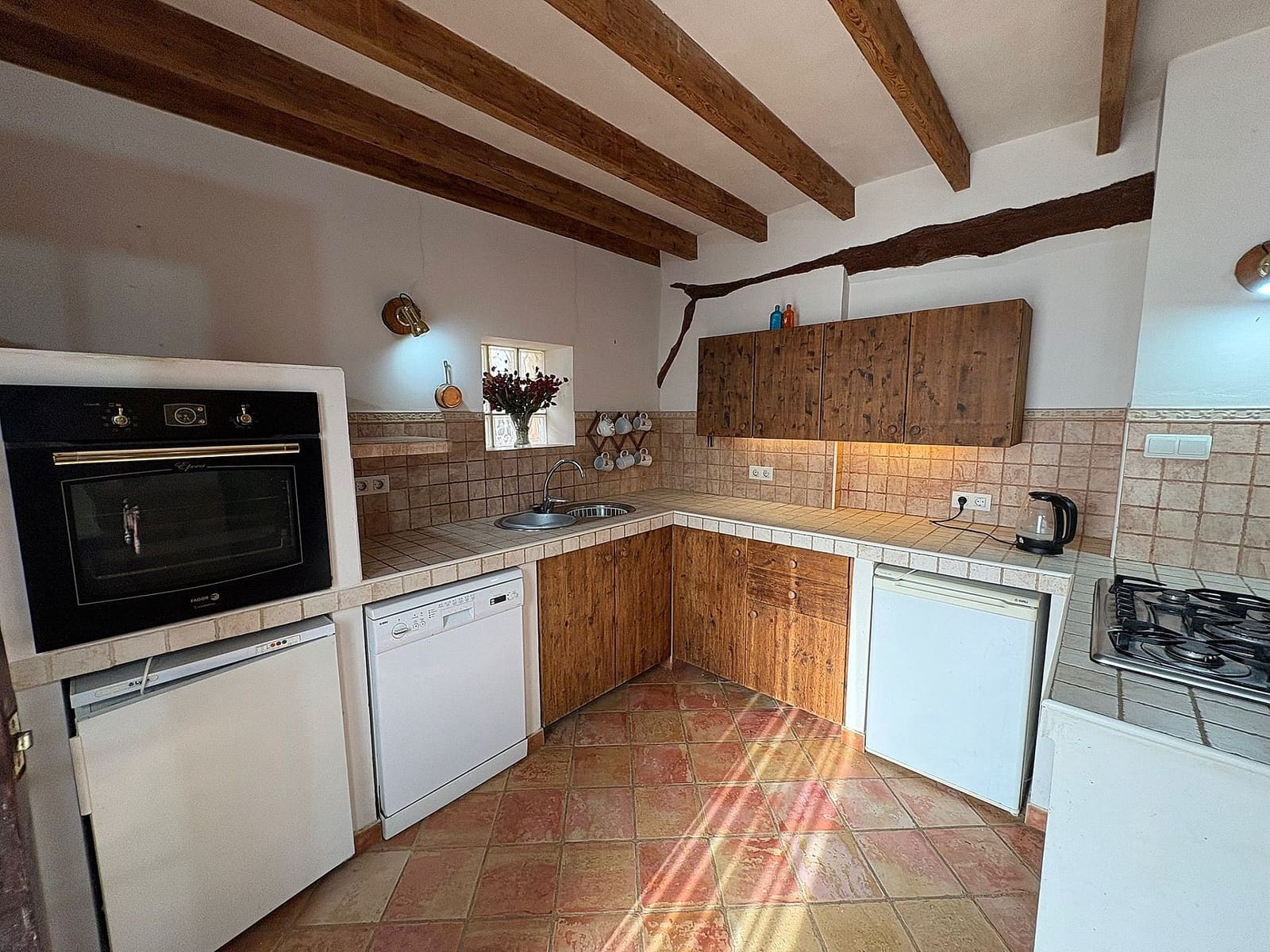 5 bedroom Semi-detached Villa for sale in Pinoso with pool - € 459,995 (Ref: 9319852)