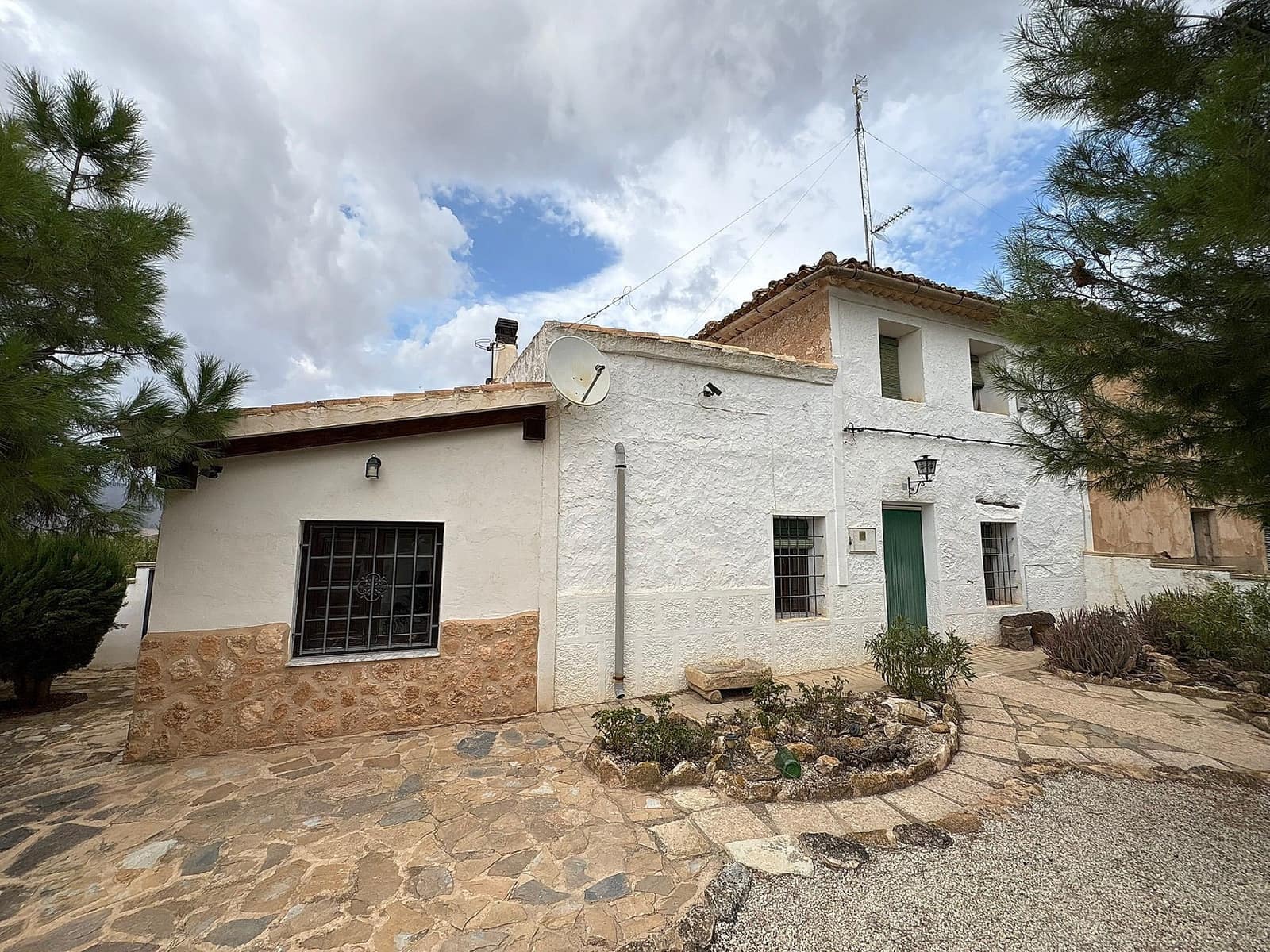 5 bedroom Semi-detached Villa for sale in Pinoso with pool - € 459,995 (Ref: 9319852)