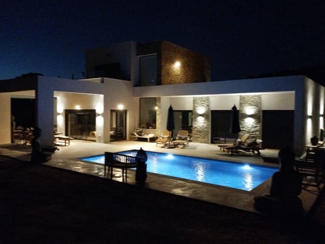 4 bedroom Villa for sale in Aspe with pool - € 465,000 (Ref: 9400262)