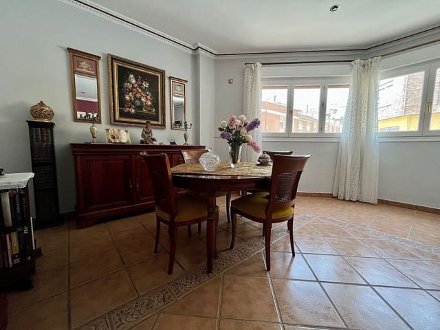 4 sypialnia Dom na sprzedaż w Sax z basenem - 415 000 € (Ref: 9475768)