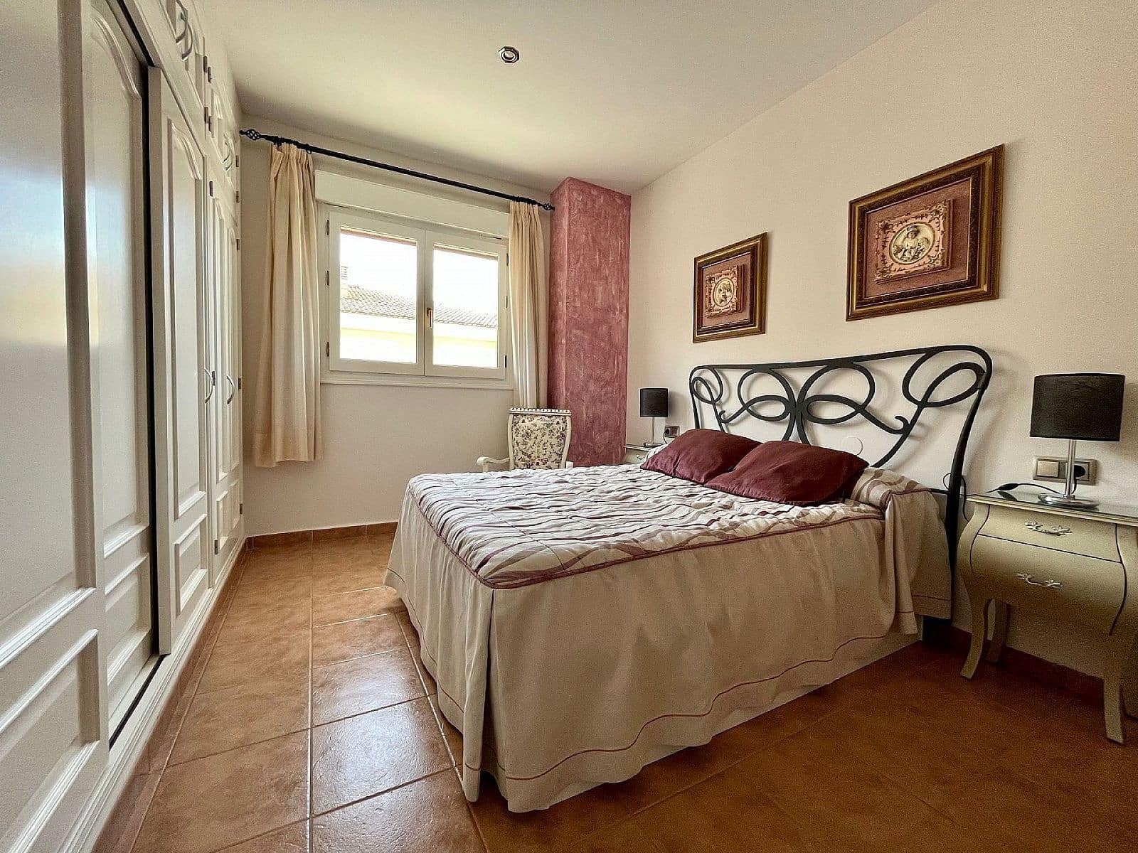 4 sypialnia Dom na sprzedaż w Sax z basenem - 415 000 € (Ref: 9475768)