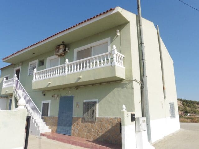 9 bedroom Finca/Country House for sale in L'Algueña / Alguenya - € 229,995 (Ref: 9475787)