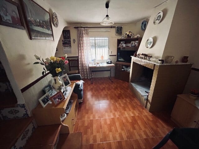 9 bedroom Finca/Country House for sale in L'Alguena / Alguenya - € 229,995 (Ref: 9475787)