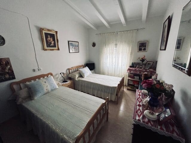 9 bedroom Finca/Country House for sale in L'Alguena / Alguenya - € 229,995 (Ref: 9475787)