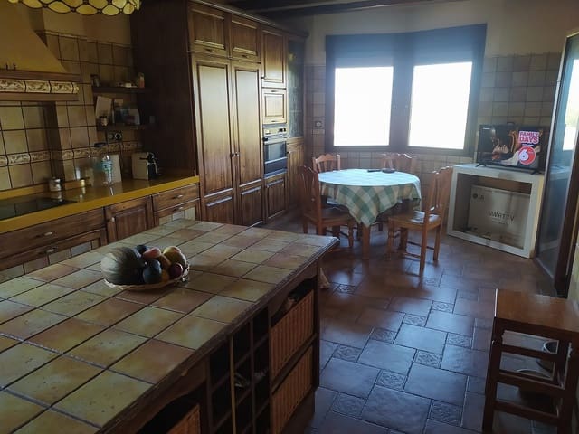 Chalet de 2 habitaciones en Yecla en venta - 269.000 € (Ref: 9638921)
