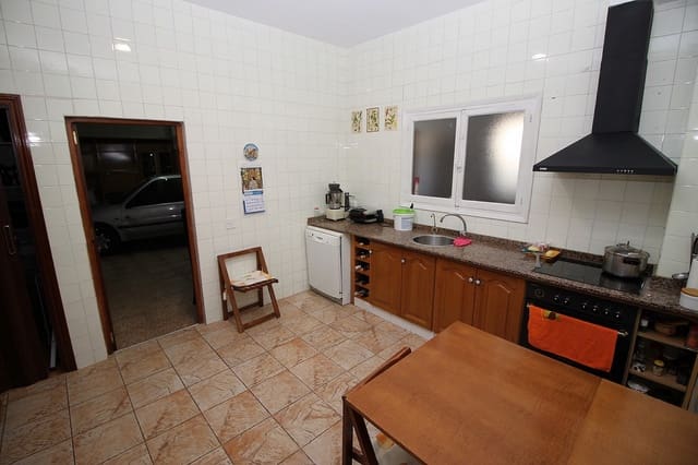 Casa de 4 habitaciones en Monóvar / Monóver en venta con piscina - 319.995 € (Ref: 9679335)