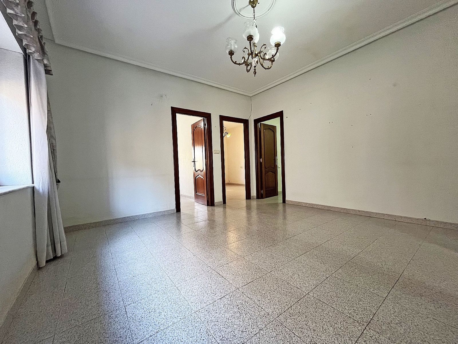 3 soverom Hus til salgs i Pinoso med svømmebasseng - € 148 000 (Ref: 9734161)