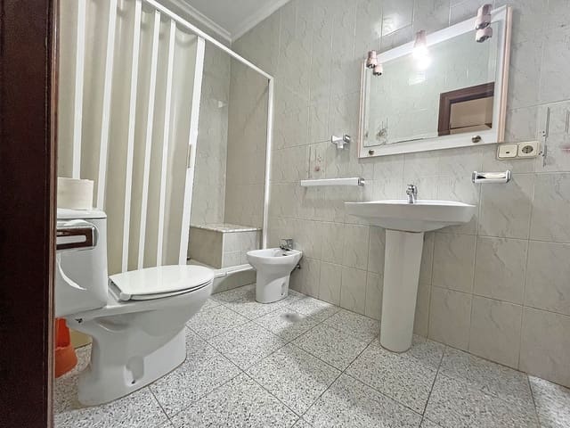 3 soverom Hus til salgs i Pinoso med svømmebasseng - € 148 000 (Ref: 9734161)