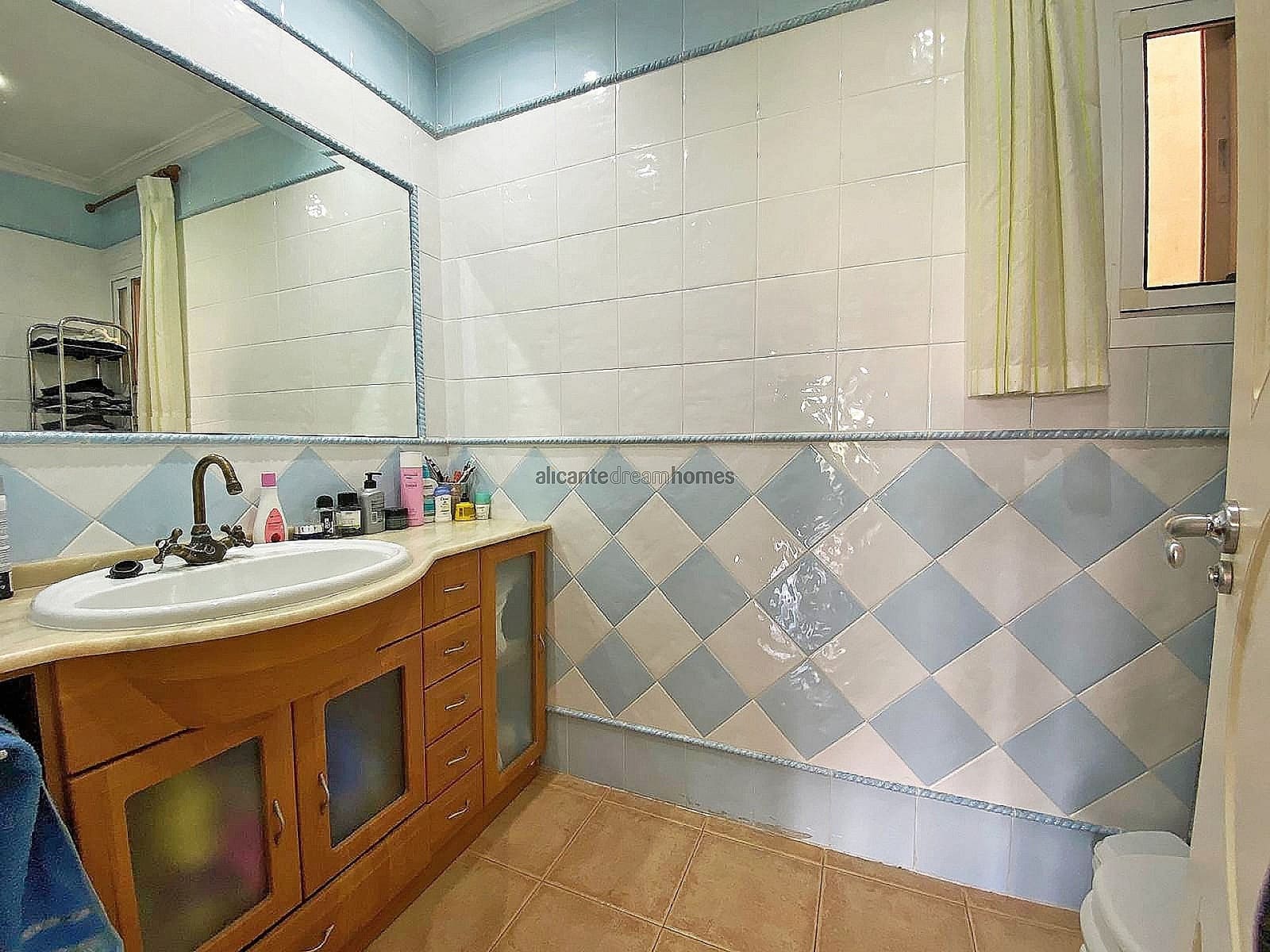 3 bedroom Apartment for sale in Pinoso - € 120,000 (Ref: 9737353)