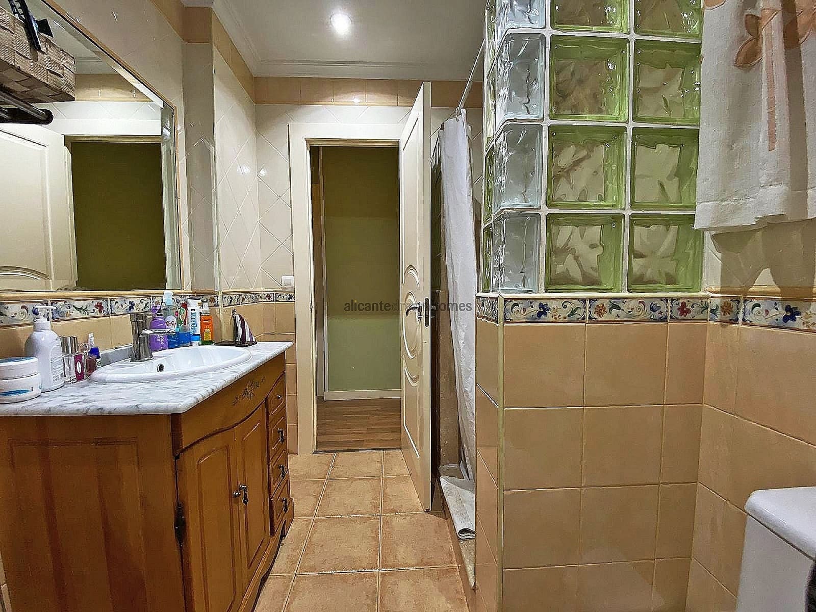 3 bedroom Apartment for sale in Pinoso - € 120,000 (Ref: 9737353)