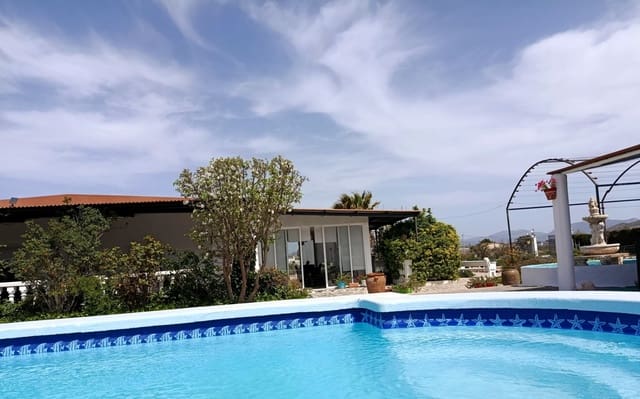 4 Zimmer Finca/Landgut zu verkaufen in Villena mit Pool - 249.995 € (Ref: 9883628)