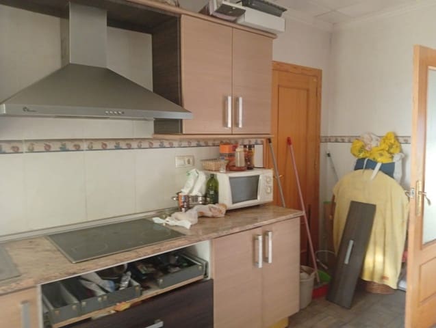 7 slaapkamer Huis te koop in Pinoso - € 129.000 (Ref: 9893543)