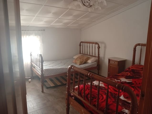 7 slaapkamer Huis te koop in Pinoso - € 129.000 (Ref: 9893543)