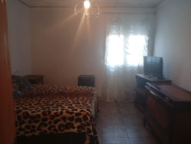 7 slaapkamer Huis te koop in Pinoso - € 129.000 (Ref: 9893543)