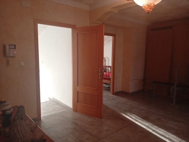 7 slaapkamer Huis te koop in Pinoso - € 129.000 (Ref: 9893543)