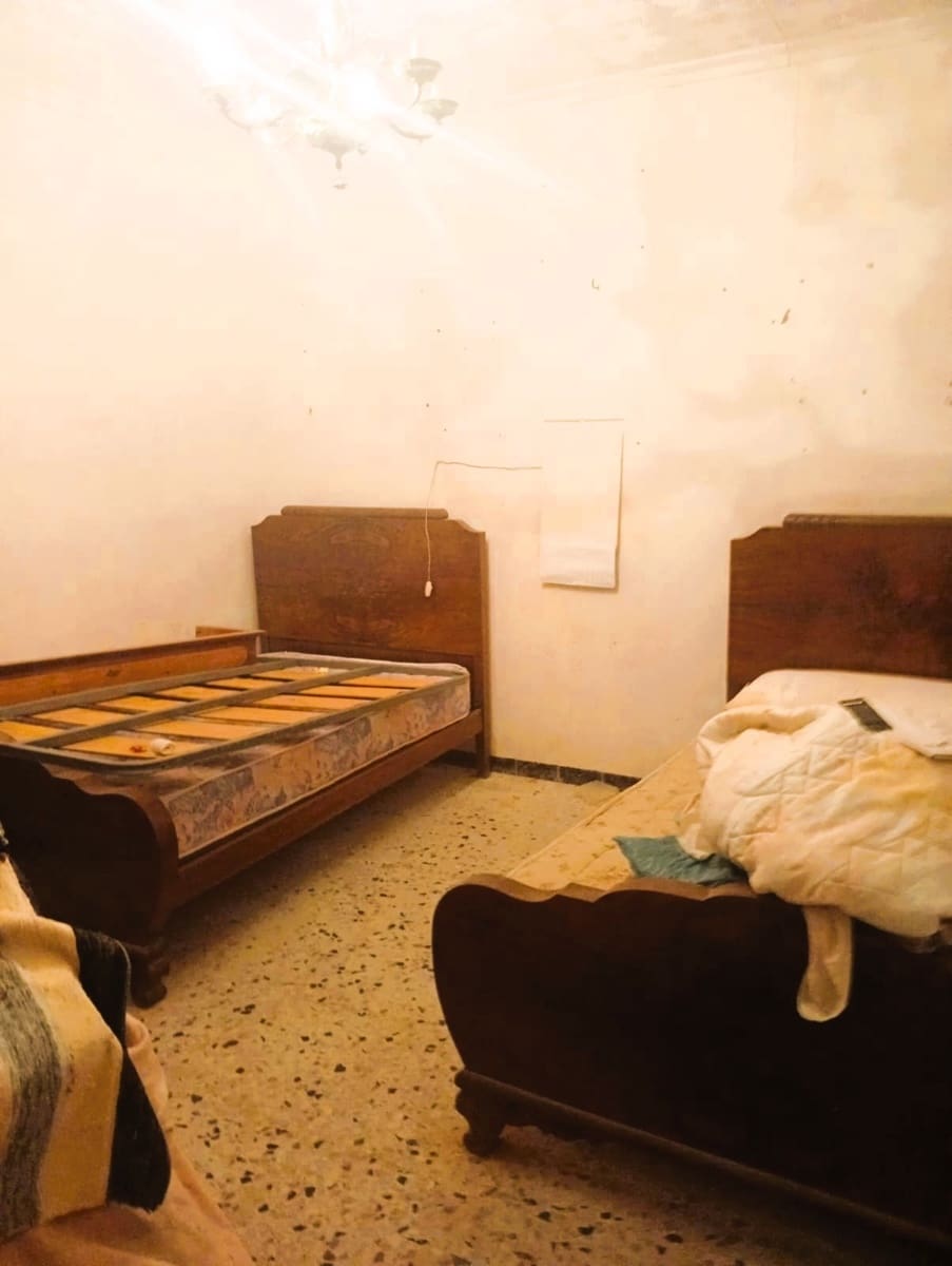 7 slaapkamer Huis te koop in Pinoso - € 129.000 (Ref: 9893543)