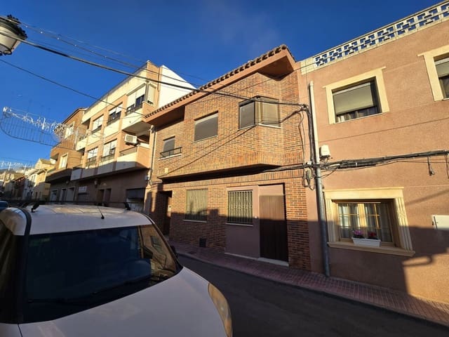 6 bedroom Townhouse for sale in Salinas - € 159,999 (Ref: 9893548)