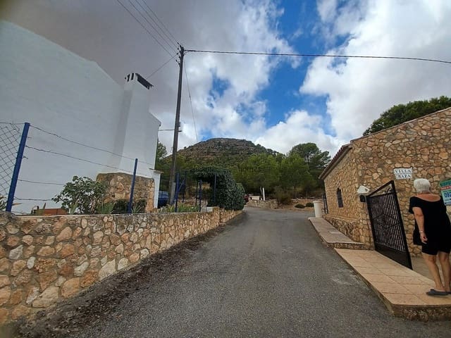 Finca/Casa Rural de 3 habitaciones en Yecla en venta con piscina - 199.995 € (Ref: 9904903)