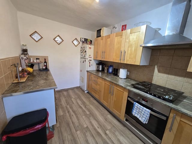 4 soveværelse Villa til salg i Sax med swimmingpool - € 229.995 (Ref: 9904905)