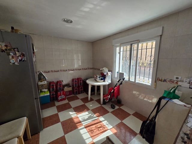 5 soveværelse Byhus til salg i Sax med swimmingpool - € 189.950 (Ref: 9904919)