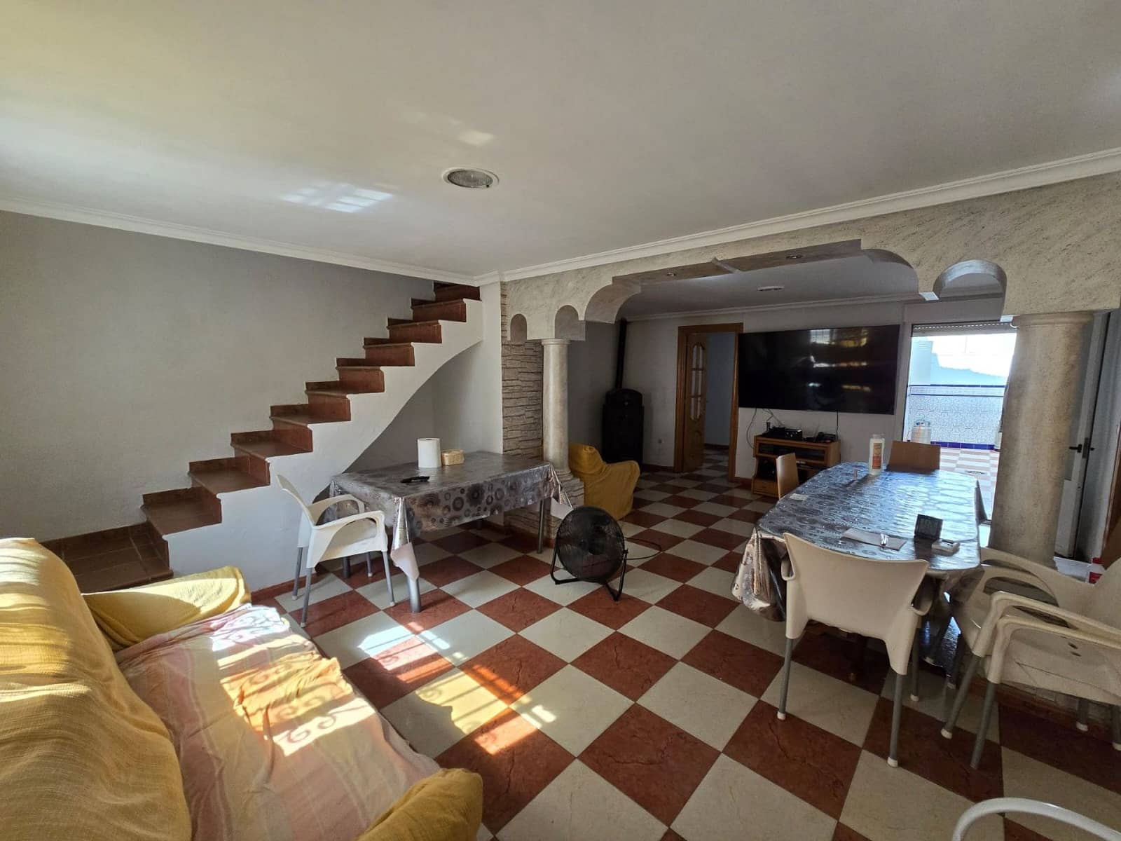 5 soveværelse Byhus til salg i Sax med swimmingpool - € 189.950 (Ref: 9904919)