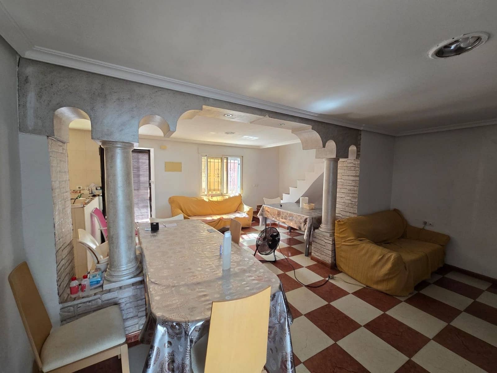 5 soveværelse Byhus til salg i Sax med swimmingpool - € 189.950 (Ref: 9904919)